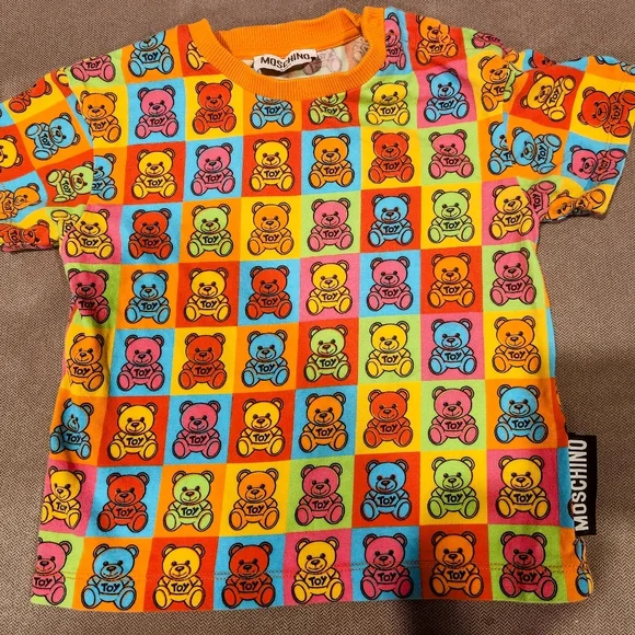 Moschino - Picture 1 of 3